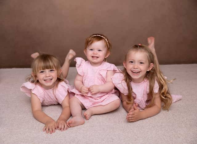 Rodičia a deti v exteriéri – rodinné fotenie Nitra Majka Domanová